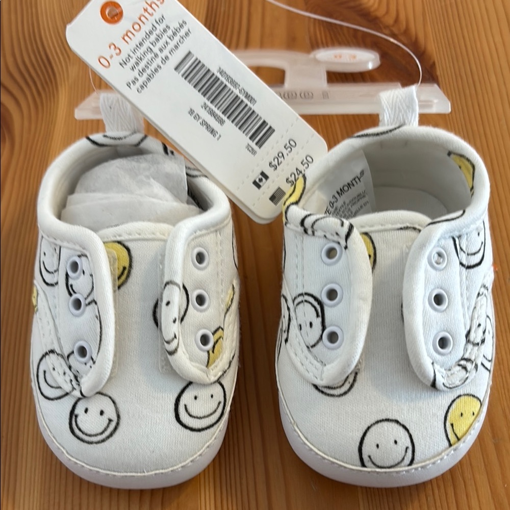 Gymboree 0-3 months Smiley Face White Baby Shoes